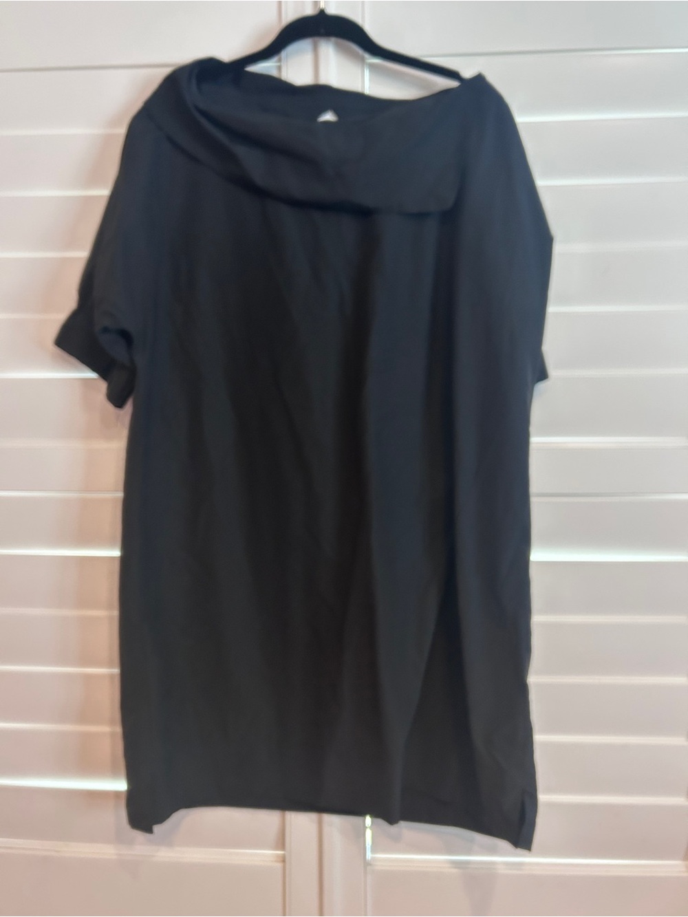 Finley Short Sleeve Swing Dress with Gathered Collar Boatneck Black Size Large
